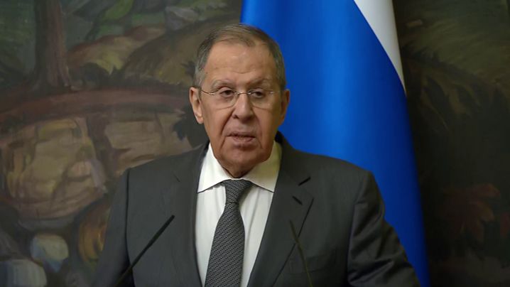 Лавров: Зеленский и его окружение противоречиво комментируют мирный план США