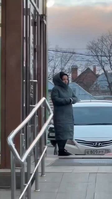 📩📤📥📨✉️ «Сегодня в Ульяновске у входа в «Гулливер» на Кролюницкого, 31А в Ульяновске я увидела де