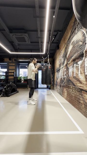 Горизонтальные броски мяча от груди с контрдвижением без движения ногами, без ловли мяча