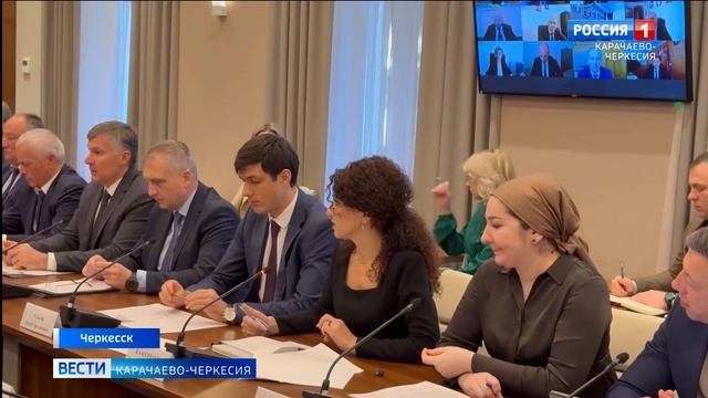 Рашид Темрезов провел заседание правительства КЧР