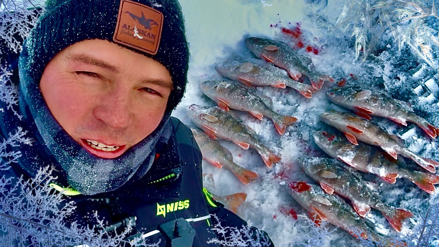 ПЕРВЫЕ ОКУНИ ПЕРВОГО ЛЬДА! НАШЁЛ ЛУНКУ ПОЛНУЮ ГОРБАЧЕЙ!
