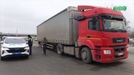 Сотрудники ГАИ остановили водителя фуры без прав