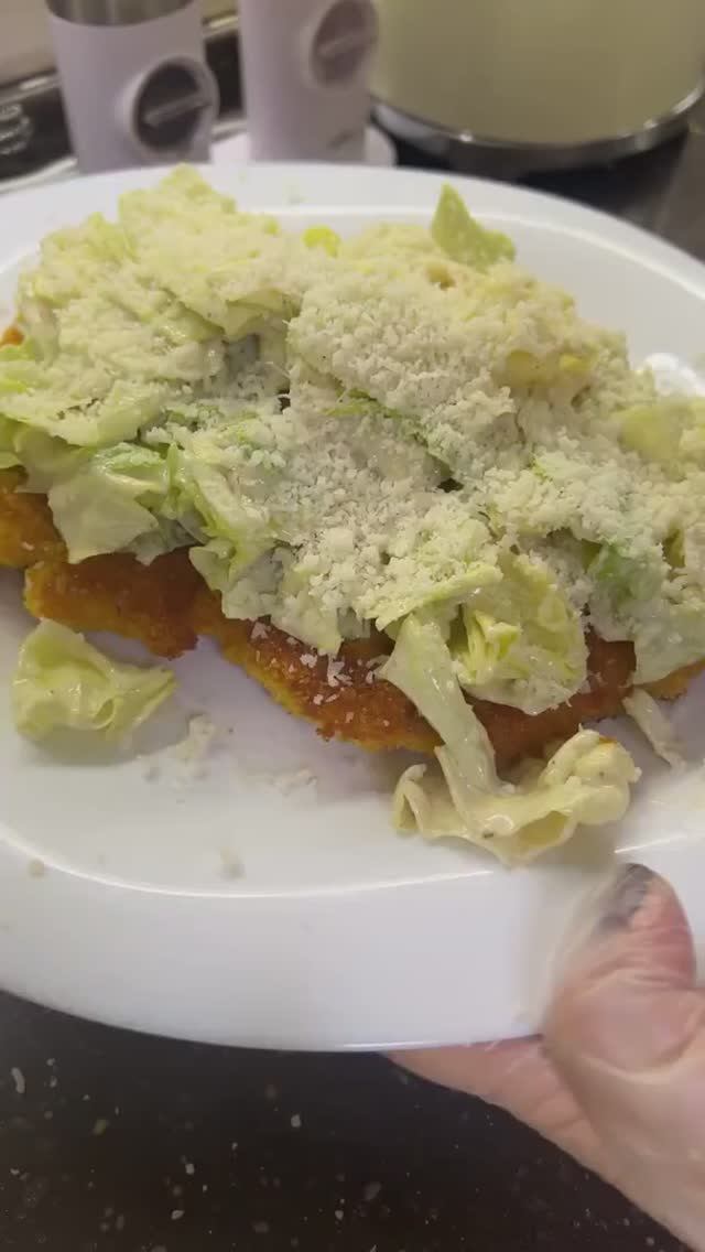 🥗 Соус «Цезарь» с куриным шницелем #салаты