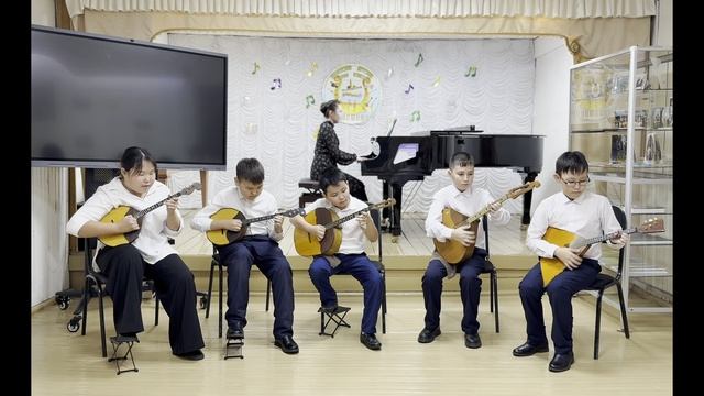 Ансамбль народных инструменталистов. Рук. Степанова Л.Ю., Семенова С.И., концертмейстер Иванова С.С.