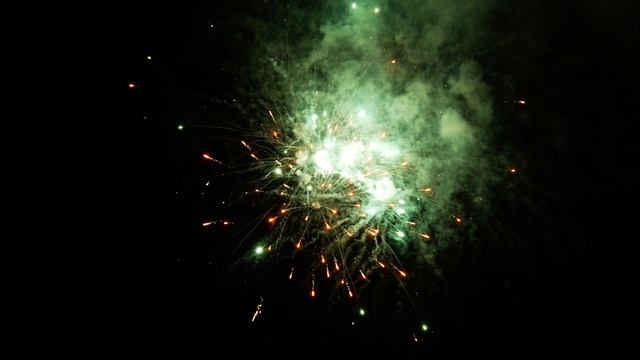 Чудо Чудное ( Батарея салютов 200 выстрелов 1,2")