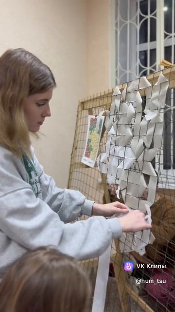 Студенты ТулГУ на мастер-классе "Плетение маскировачных сетей"