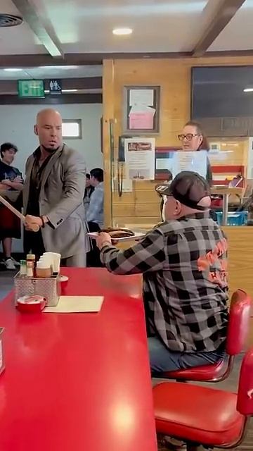 Хэнк Шрейдер и Марко Саламанка снова встретились