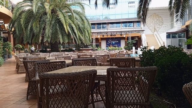 А он нахал, но всё-таки любезен. читает автор Богдан Бандура