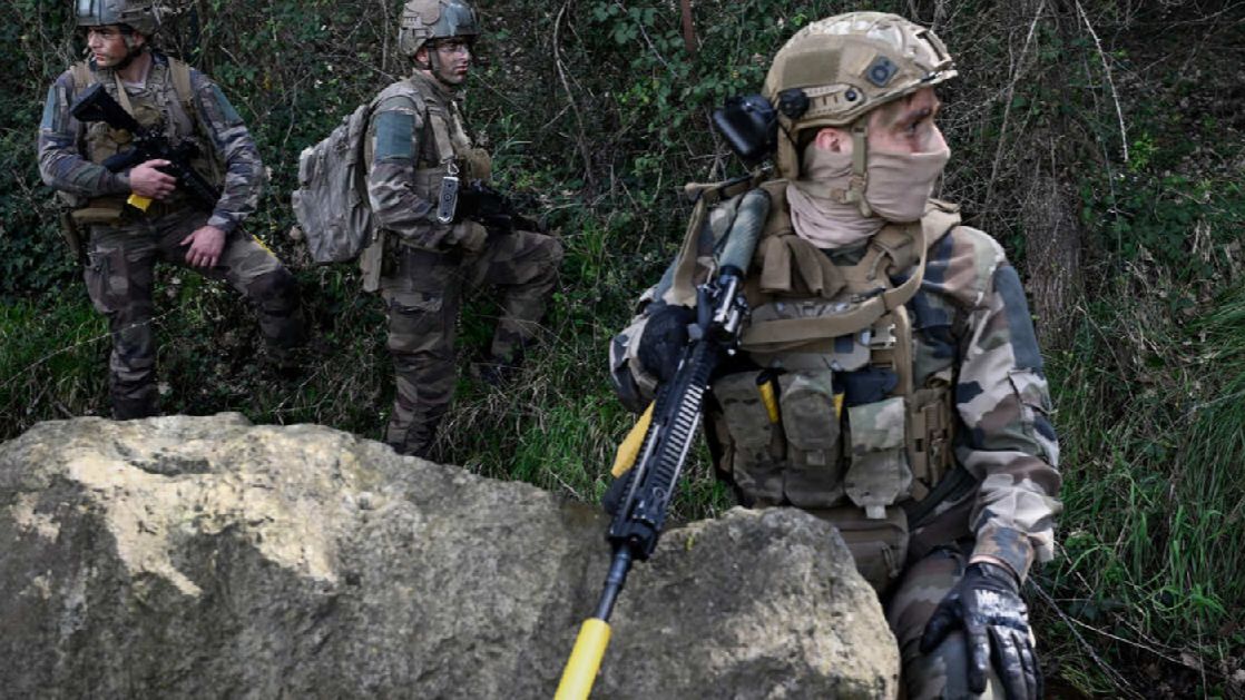 Сын Саркози предложил отправлять мигрантов на военную службу по лотерее