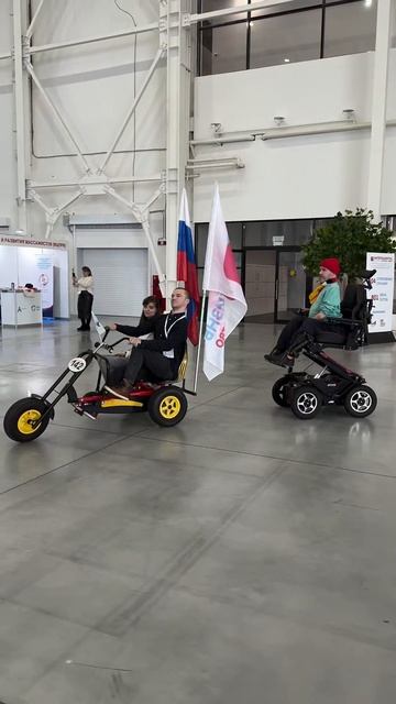 Ездим кругом друг за другом 😂 Вместе мы сила!!! Виктор Счастливый 👍👍👍