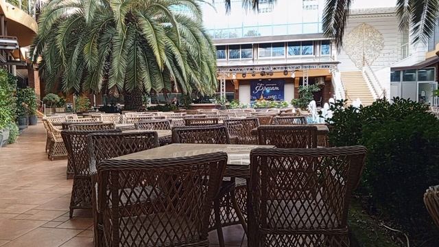 Уходя от тебя, кладу свою руку на сердце. читает автор Богдан  Бандура