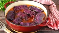 Голубцы из краснокочанной капусты с классической мясной начинкой