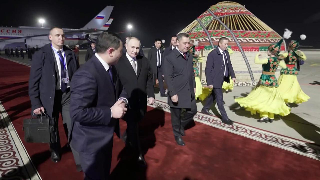 Владимир Путин прибыл в Киргизию с государственным визитом