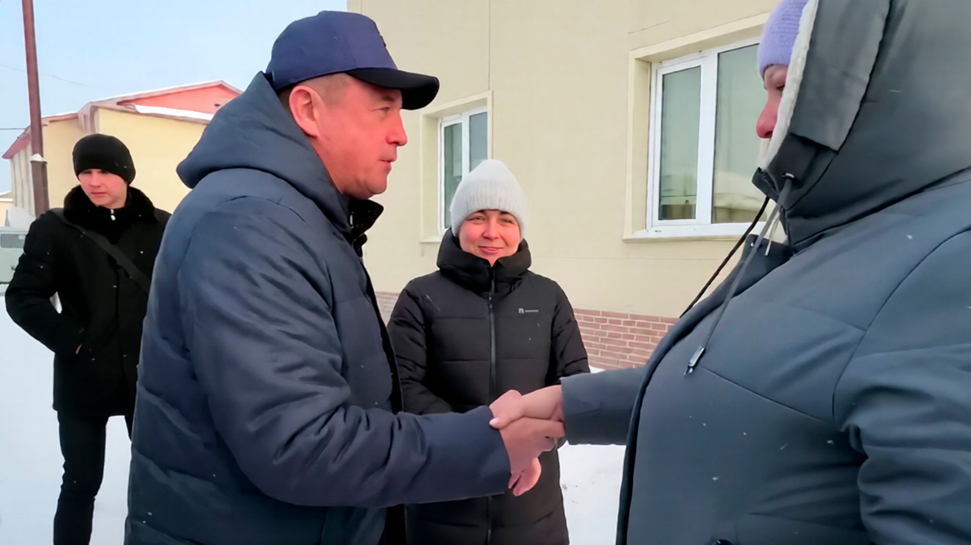 Губернатор Сахалинской области Валерий Лимаренко проверил жилые дома в Тымовском районе