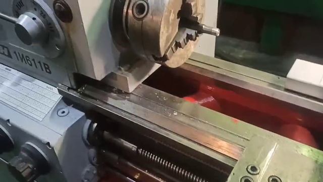 ИЖ 1И611В Токарный Винторезный станок, РМЦ 500 мм. Видео в работе