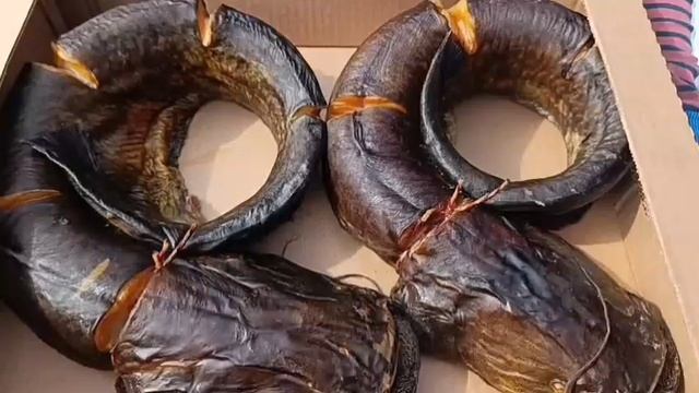 Сом горячего копчения