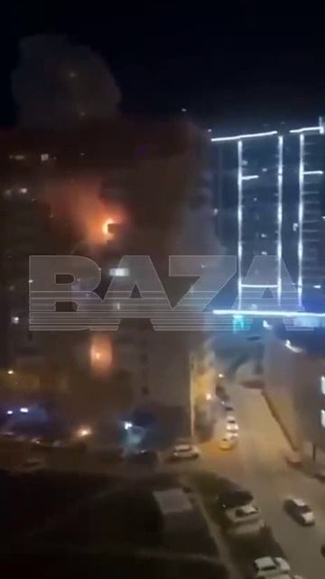 АТАКА ПО НОВОРОССИЙСКУ ПРЯМО СЕЙЧАС. МОМЕНТ ПРИЛЁТА В МНОГОЭТАЖКУ