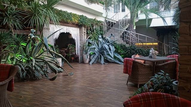 Рисует солнце загар на лице. читает автор Богдан Бандура