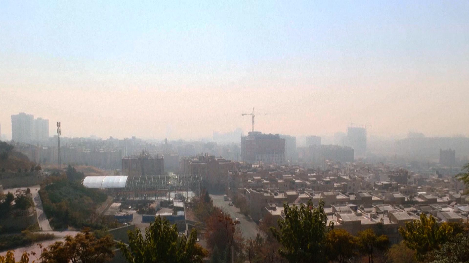 Столицу Ирана накрыл густой смог