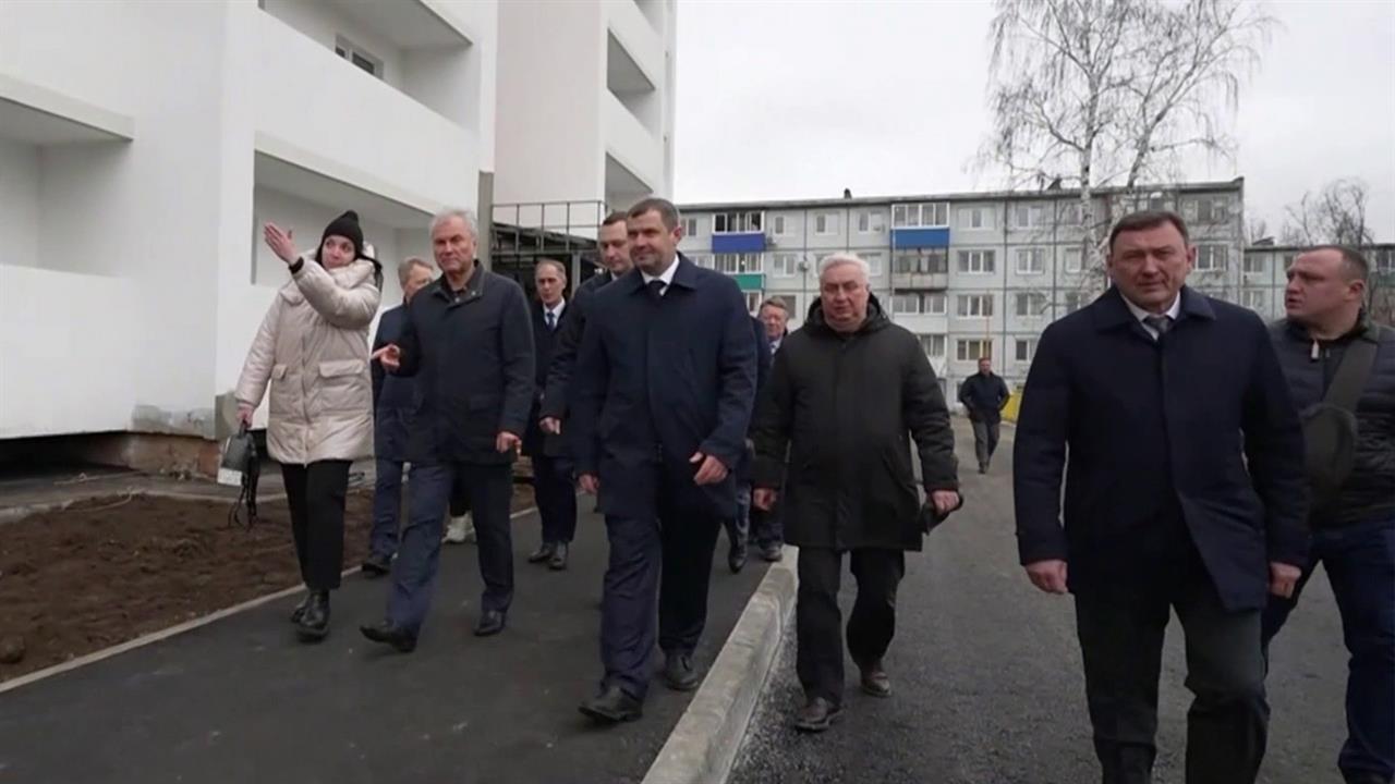 Вячеслав Володин проверил, как идет строительство жилья для медиков в Саратовской области.