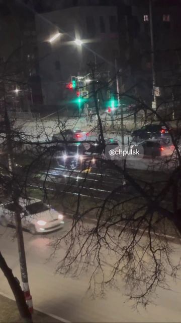 🚘 Две легковушки столкнулись на проспекте Нариманова