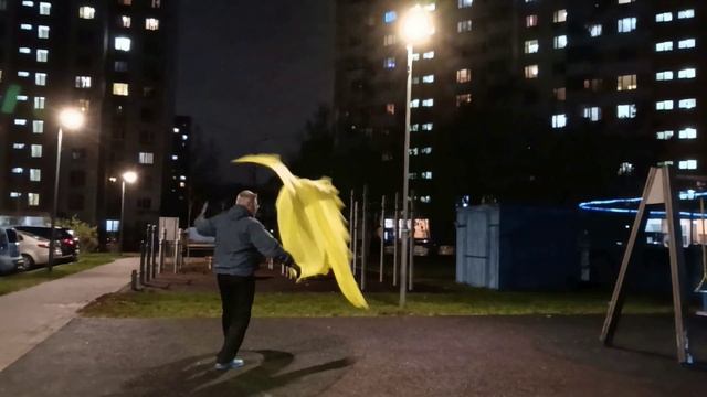 Вечерняя разминка с 6-ти метровой лентой Дракона на палочке (2)