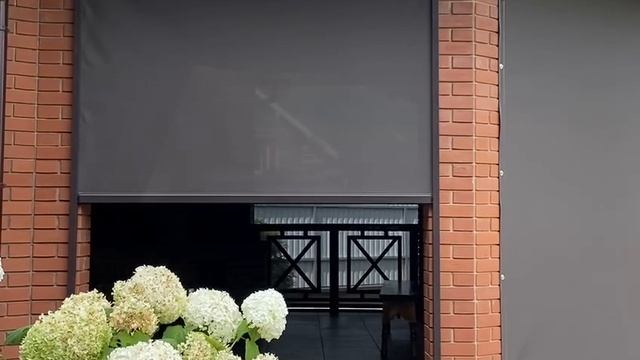 Рулонная штора ZIP на электроприводе. Защита беседки от непогоды