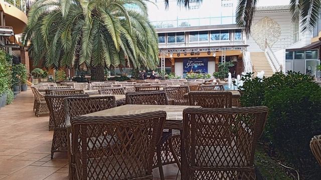 Быть не легко женой поэта.читает автор Богдан Бандура