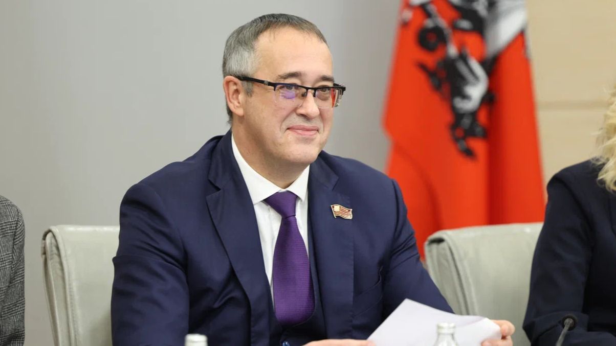 25.11.2025. Алексей Шапошников на круглом столе «Женского движения Единой России»