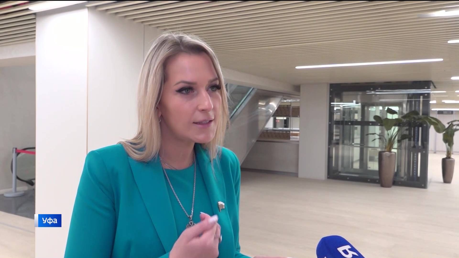 Яна Лантратова посетила Дворец борьбы в Уфе