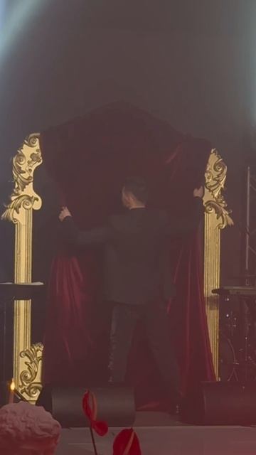 Живая картина — экшн с рамой и вау-появлением | Art People Show