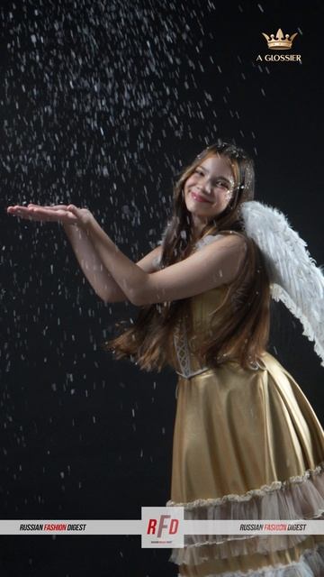 SNOW by A Glossier & Милана