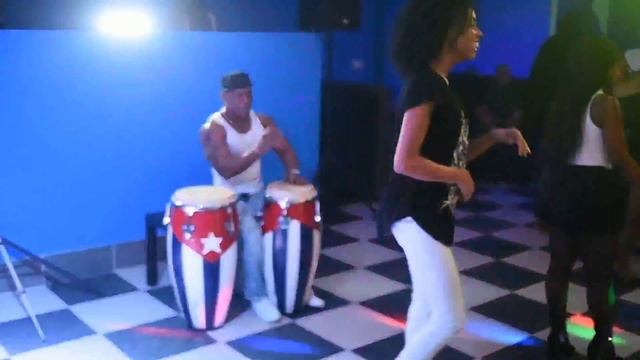 Горячие кубинские танцы.