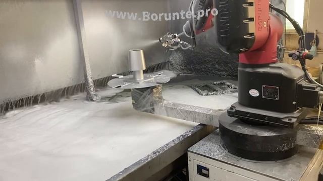 2. Воздушная покраска промышленным роботом BORUNTE
