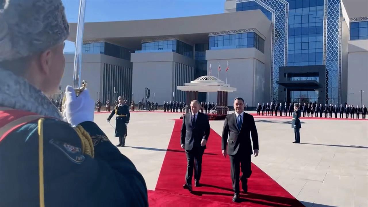 Опубликованы кадры церемонии официальной встречи Путина и Жапарова