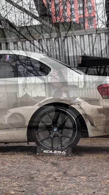 BMW 1 серии E82 на примерке дисков в 18-ом диаметре