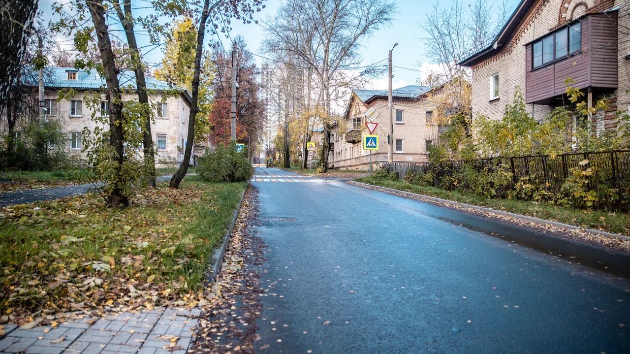 Улица Льва Толстого. Ремонт автодороги, тротуаров и благоустройство зеленой зоны