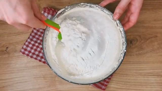 Быстрый и простой пирог с клубникой