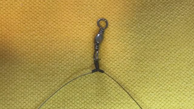 ДВА ПОВОДКА ПРИВЯЗАТЬ НА ВЕРТЛЮЖОК_ РЫБОЛОВНЫЕ УЗЛЫ