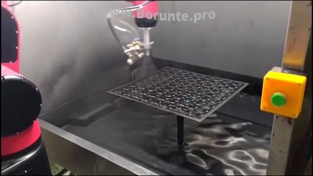 28. Воздушная роботизированная покраска колец на воду промышленным роботом BORUNTE
