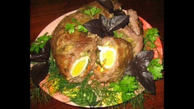 Мясной рулет с яйцом