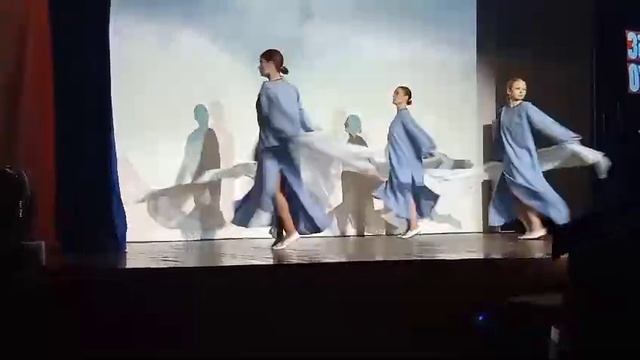 танец ,, Белый снег войны " , группа ,, Серпантин ".