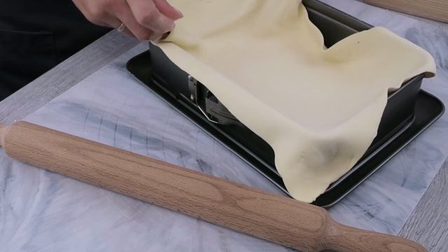 Очень вкусный мясной пирог из слоёного теста с овощами! Рецепт.