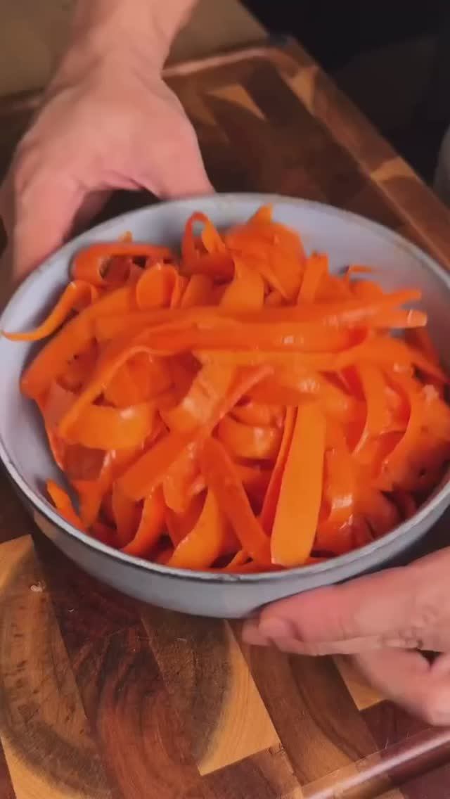 Морковь по-корейски.