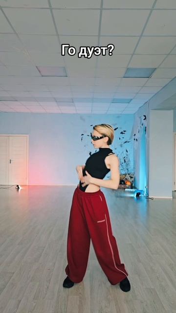 ТАНЦУЮ ПОД ЛАЗАРЕВА