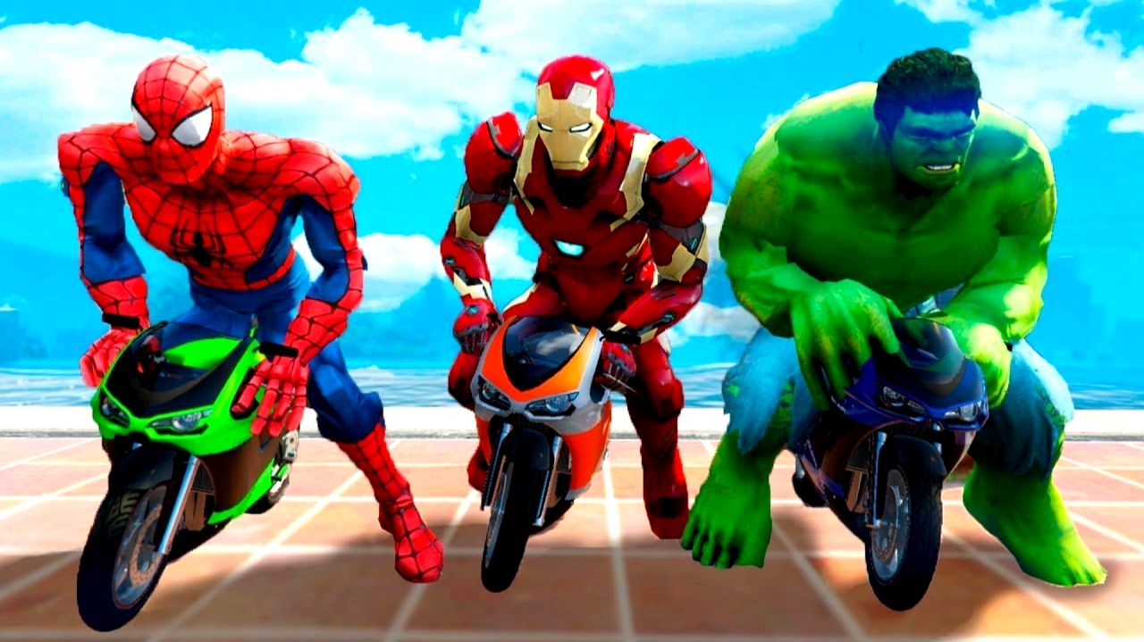 Забавные гонки на мотоциклах. Халк толкает Человека-паука в бассейн. Мультфильм для детей.