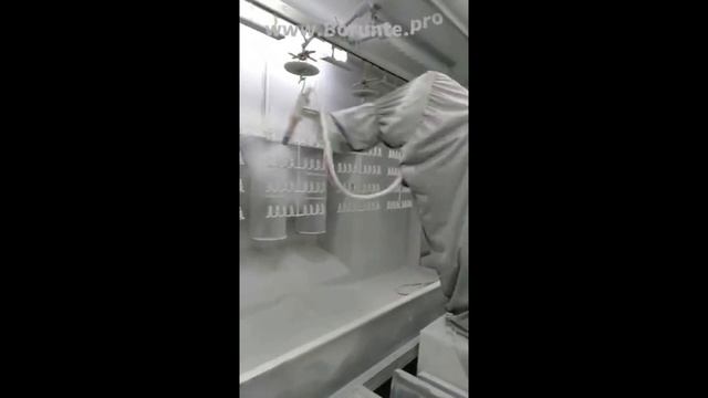 17. Порошковая покраска подвески на конвейере промышленным роботом BORUNTE