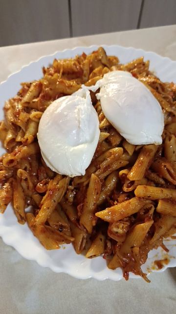 макароны в томатном пасте помидоры лук и яйца Пашот