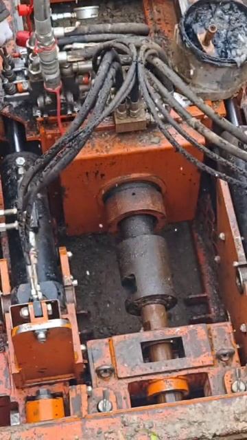 МНБЛ-70- установка прокола грунта и трубный разрушитель с тяговым усилием 77 тонн. www.mempex.by