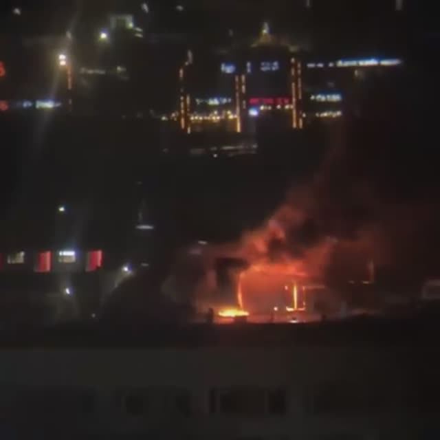 В Москве горит один из крупнейших в стране хлебозаводов «Черёмушкинский